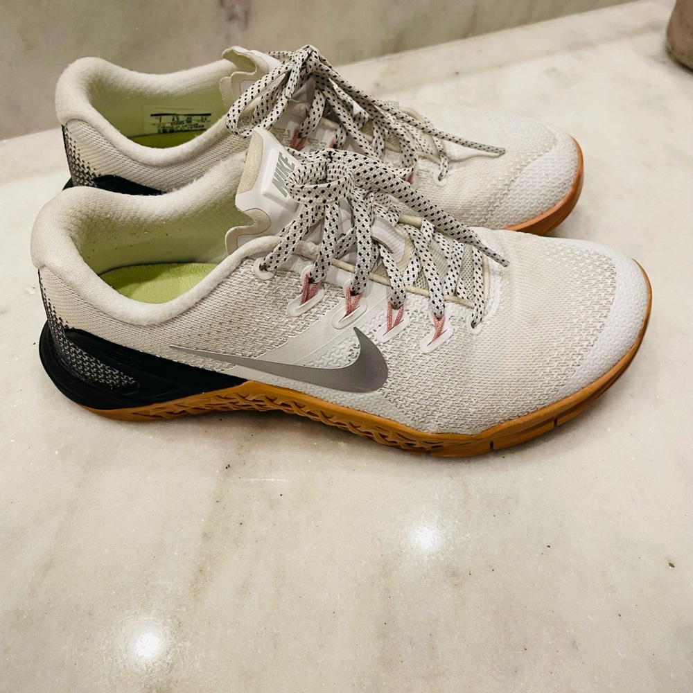 Women’s Nike Metcon 4